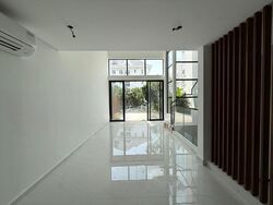 East Coast Terrace (D15), Terrace #619852441
